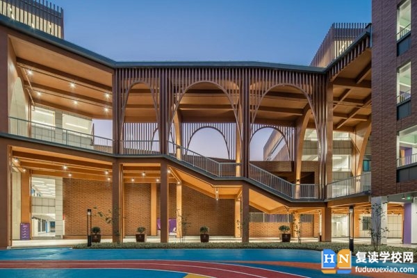 國際學校學費一般多少錢？