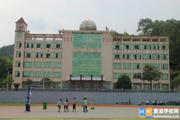 綏寧縣第一中學多少畝