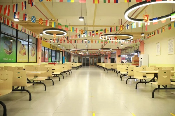 長沙金律藝術(shù)中學(xué)復(fù)讀部環(huán)境實景