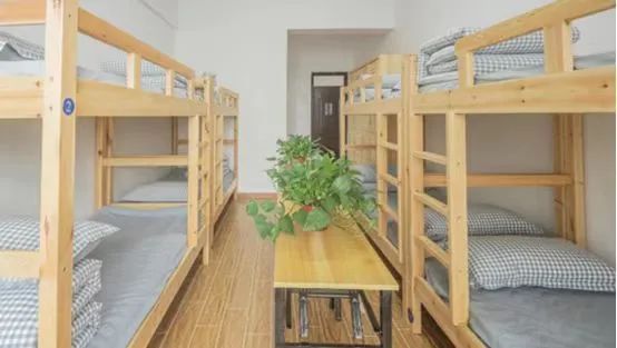 長沙金律藝術(shù)中學(xué)復(fù)讀部環(huán)境實景