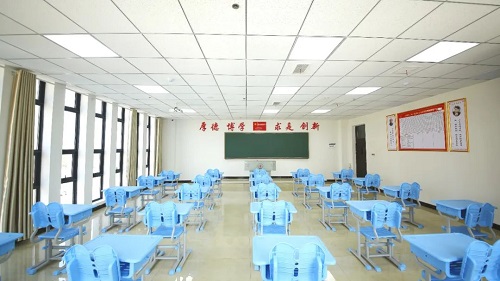 長沙金律藝術(shù)中學(xué)復(fù)讀部環(huán)境實景