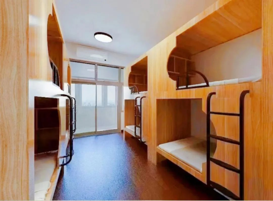 長沙金律藝術(shù)中學(xué)復(fù)讀部環(huán)境實景