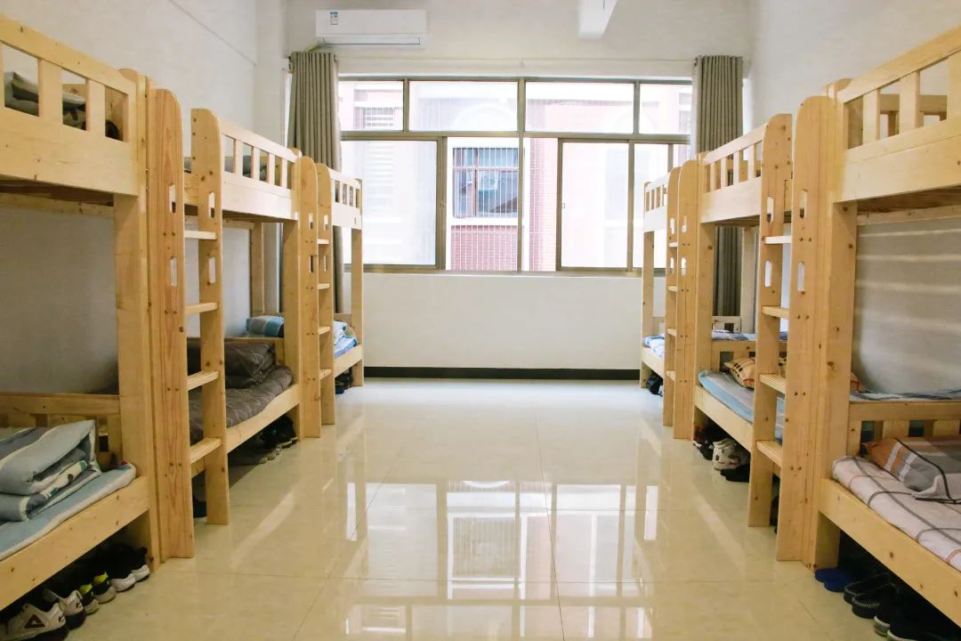 湖南師大二附中復(fù)讀部環(huán)境實景