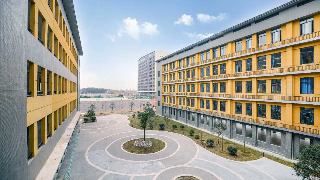 南縣湖心高級(jí)中學(xué)復(fù)讀部環(huán)境實(shí)景