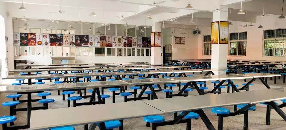 長(zhǎng)沙市知源中學(xué)環(huán)境實(shí)景