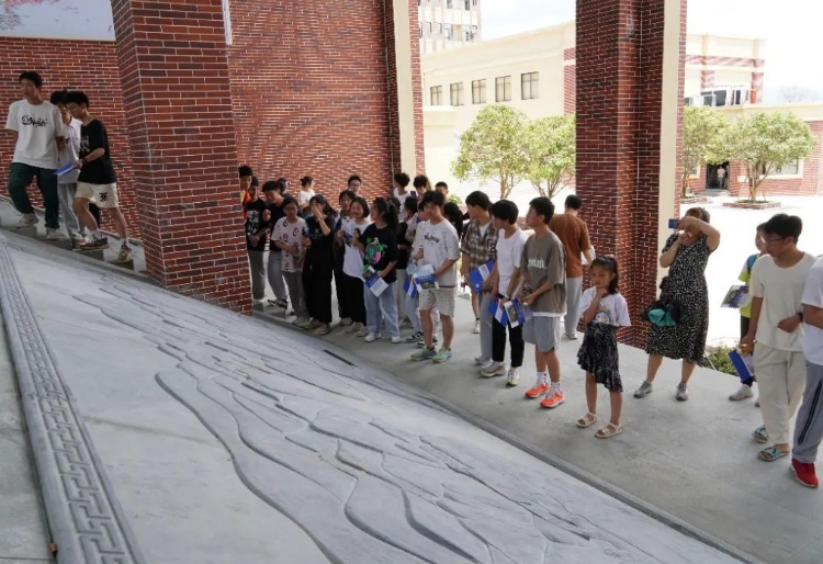 溆浦縣師大思沁高級中學環(huán)境實景