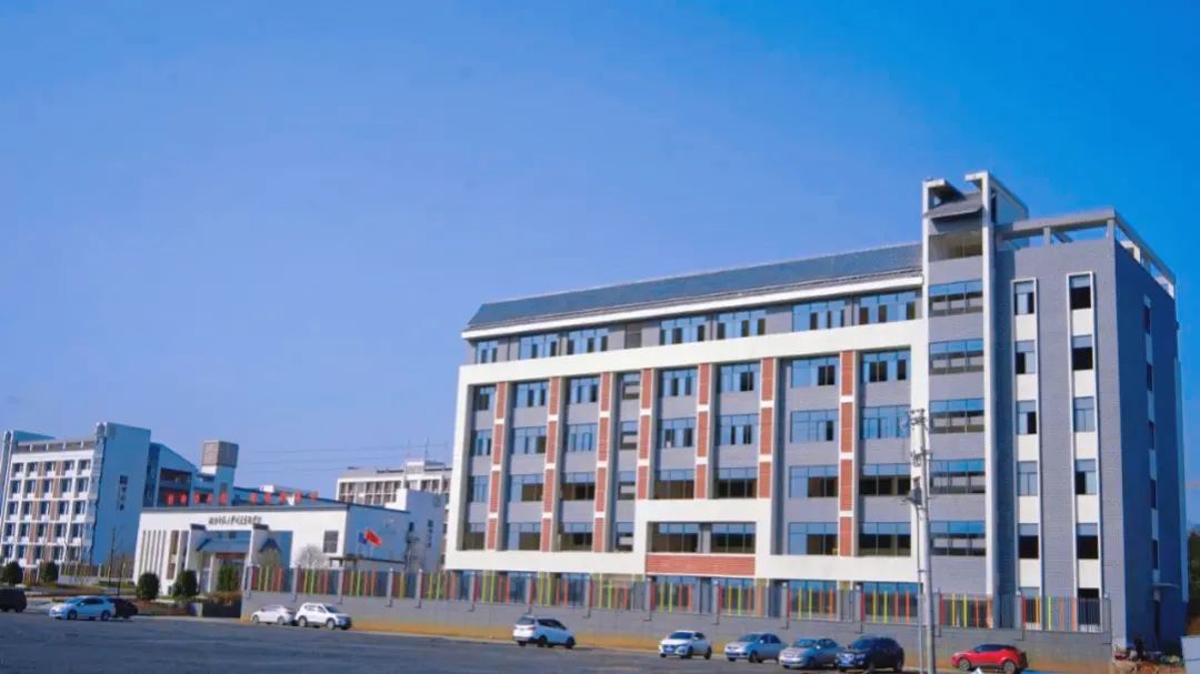 湖南師大附屬高陽學(xué)校復(fù)讀部環(huán)境實(shí)景