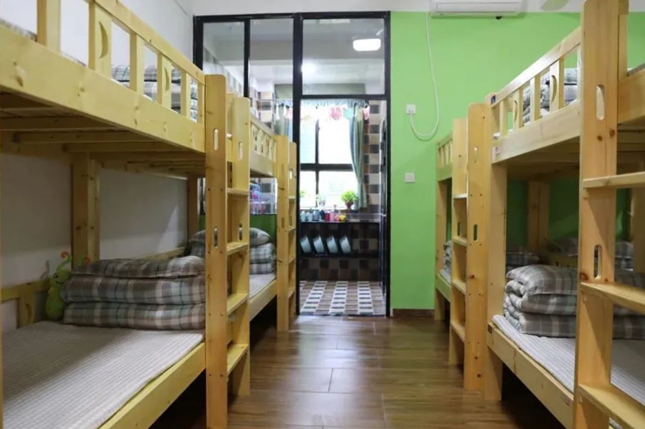 岳陽市郡華中學(xué)高復(fù)部環(huán)境實景