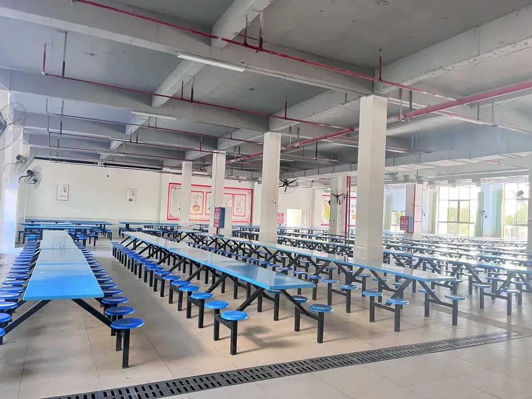 邵陽市湘智鴻才中學復讀部環(huán)境實景