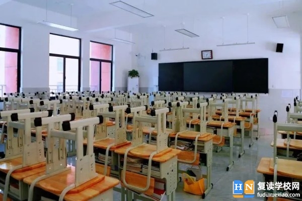 長(zhǎng)沙復(fù)讀學(xué)校-麓谷高級(jí)中學(xué)