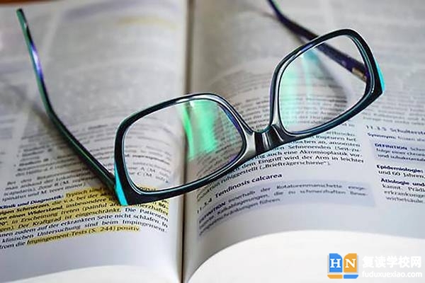 高考復(fù)讀在家自學(xué)可以嗎 一定要去學(xué)校復(fù)讀嗎