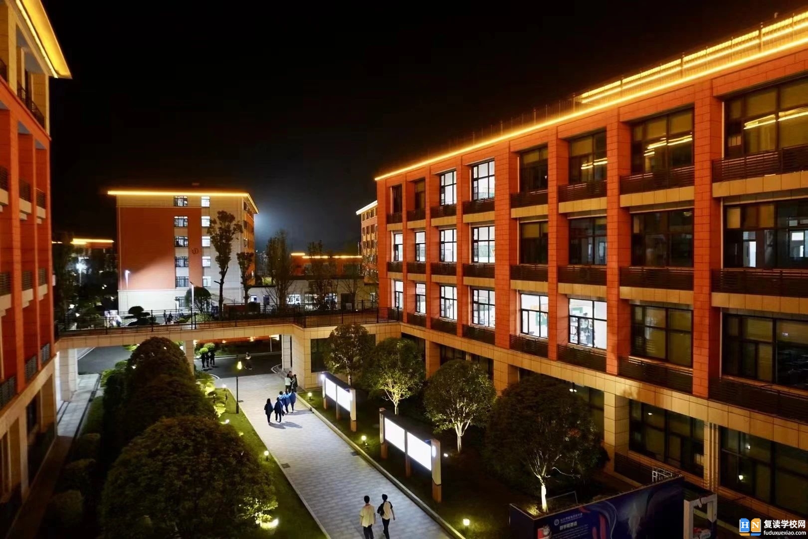 長(zhǎng)沙市珺琟高級(jí)中學(xué)環(huán)境實(shí)景