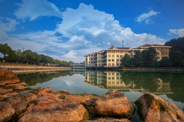 湖南大眾傳媒職業(yè)技術(shù)學(xué)院環(huán)境怎么樣