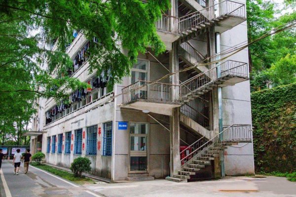 湖南鐵道職業(yè)技術(shù)學(xué)院環(huán)境怎么樣