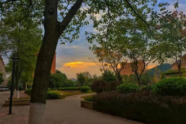 湖南商務(wù)職業(yè)技術(shù)學(xué)院環(huán)境怎么樣