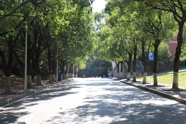 湖南機(jī)電職業(yè)技術(shù)學(xué)院校園環(huán)境【多圖】