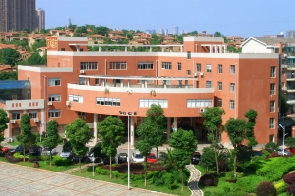 湖南機(jī)電職業(yè)技術(shù)學(xué)院校園環(huán)境【多圖】