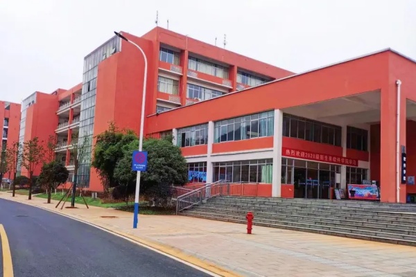 長沙商貿旅游職業(yè)技術學院校園環(huán)境【多圖】