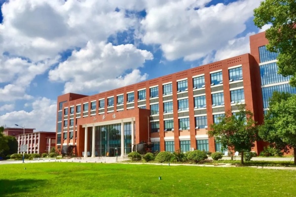 湖南生物機(jī)電職業(yè)技術(shù)學(xué)院校園環(huán)境【多圖】