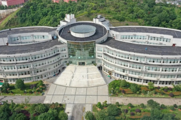 長沙商貿旅游職業(yè)技術學院校園環(huán)境【多圖】