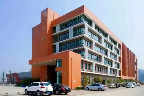 湖南機(jī)電職業(yè)技術(shù)學(xué)院校園環(huán)境【多圖】