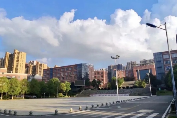 湖南機(jī)電職業(yè)技術(shù)學(xué)院校園環(huán)境【多圖】