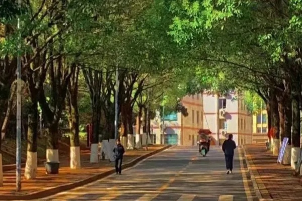 湖南機(jī)電職業(yè)技術(shù)學(xué)院校園環(huán)境【多圖】