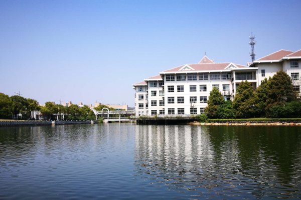 湖南大眾傳媒職業(yè)技術(shù)學(xué)院校園環(huán)境【多圖】