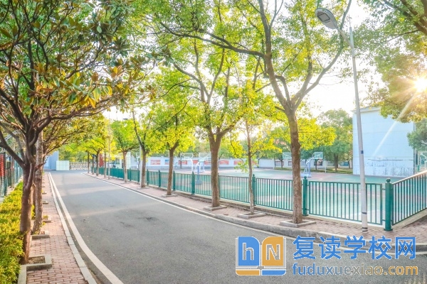 長(zhǎng)沙市同升湖高級(jí)中學(xué)學(xué)費(fèi)多少