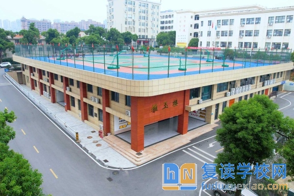 寧鄉(xiāng)市玉潭高級中學(xué)收費標(biāo)準(zhǔn)