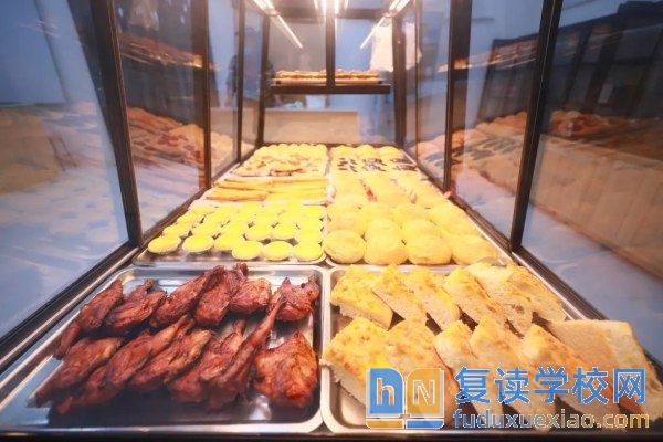 長(zhǎng)沙弘益高級(jí)中學(xué)學(xué)費(fèi)多少