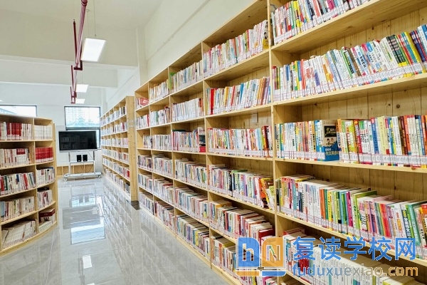 寧鄉(xiāng)市玉潭高級中學(xué)收費標(biāo)準(zhǔn)