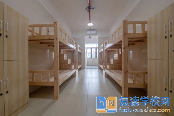 長(zhǎng)沙市玉潭雅德高級(jí)中學(xué)學(xué)費(fèi)多少