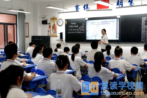 長沙市耀華高級中學2025年收費標準