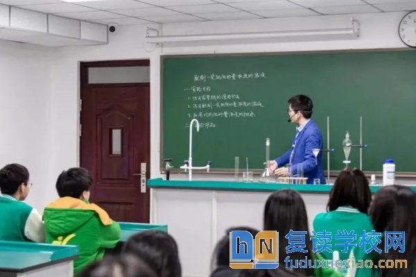 長沙金律藝術(shù)高級(jí)中學(xué)收費(fèi)標(biāo)準(zhǔn)