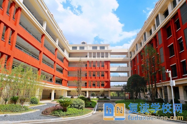 長沙市麓谷高級中學(xué)收費標準