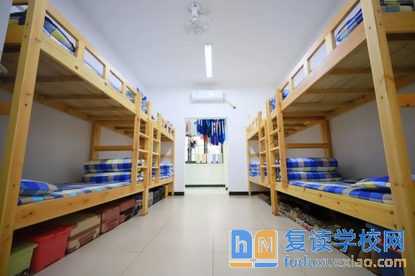 長(zhǎng)沙弘益高級(jí)中學(xué)學(xué)費(fèi)多少