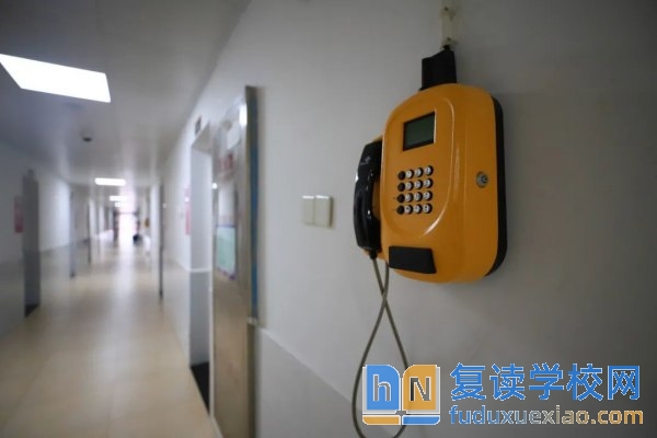 長(zhǎng)沙弘益高級(jí)中學(xué)學(xué)費(fèi)多少