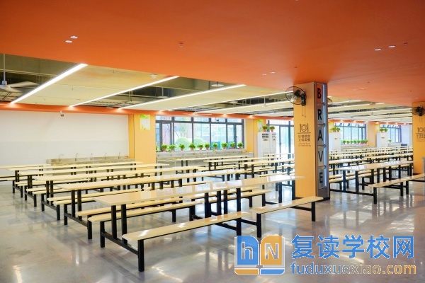 長(zhǎng)沙市中嘉高級(jí)中學(xué)收費(fèi)標(biāo)準(zhǔn)