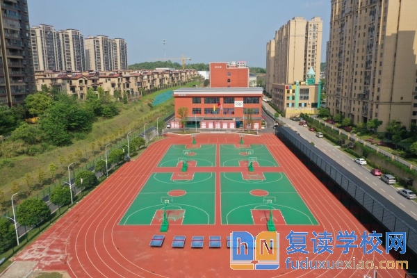 長沙市耀華高級中學2025年收費標準