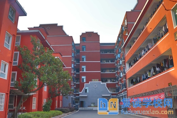 長沙市開物中學(xué)學(xué)費(fèi)多少