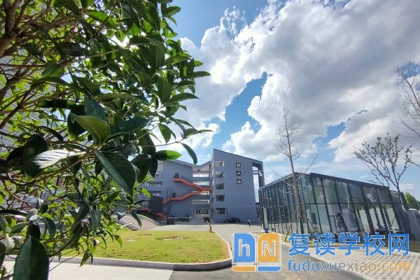 長(zhǎng)沙恒定高級(jí)中學(xué)收費(fèi)標(biāo)準(zhǔn)