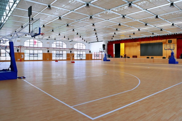 長沙麓谷高級中學(xué)復(fù)讀費用