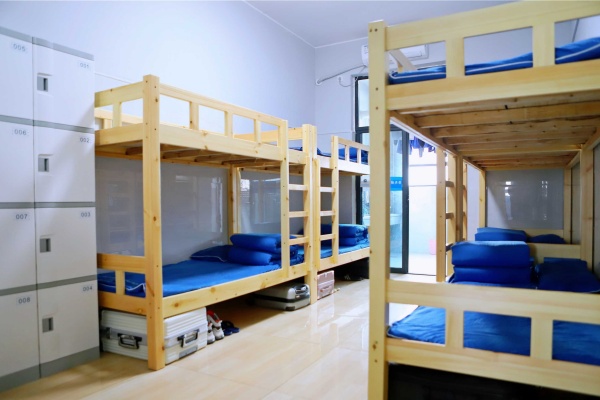 長沙麓谷高級中學(xué)復(fù)讀費用