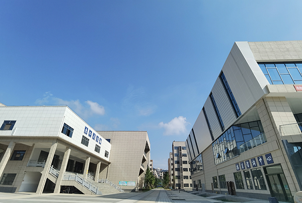 湘潭里仁高級中學(xué)復(fù)讀部環(huán)境實(shí)景