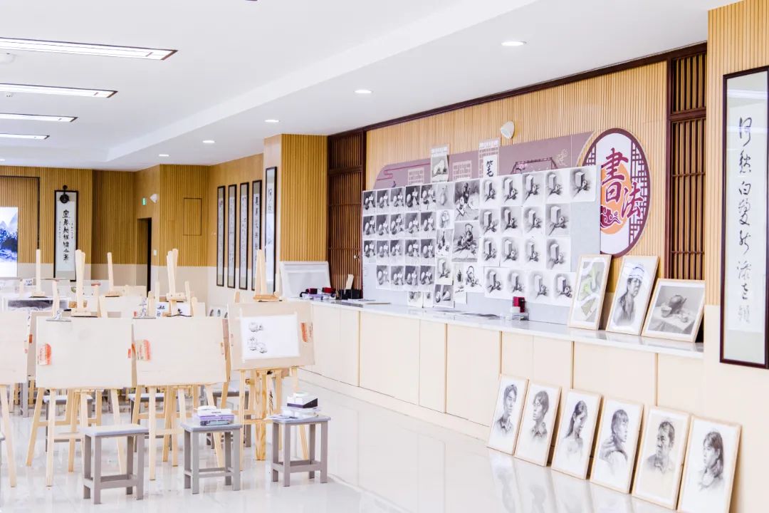 桂陽(yáng)縣展輝學(xué)校高復(fù)班環(huán)境實(shí)景