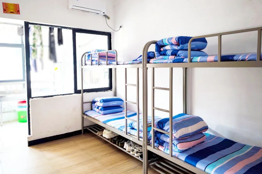 桂陽(yáng)縣展輝學(xué)校高復(fù)班環(huán)境實(shí)景