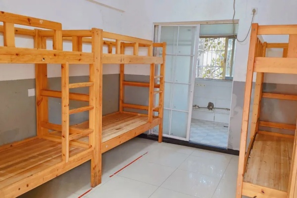 2025年長沙市英藍職業(yè)學校單招復讀招生簡章