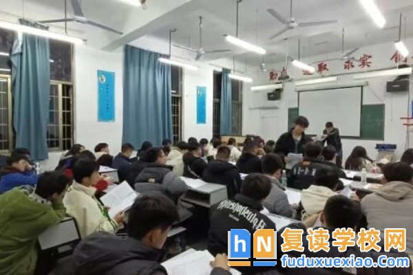 2026湖南海云單招復(fù)讀招生簡(jiǎn)章