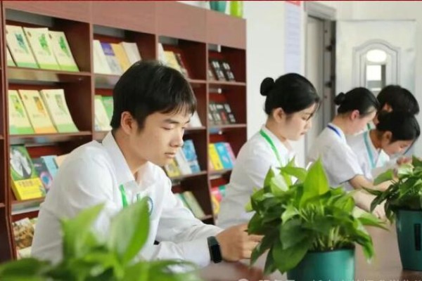 單招半年只要6000多湖南新高度單招復讀推出宏志助學班！